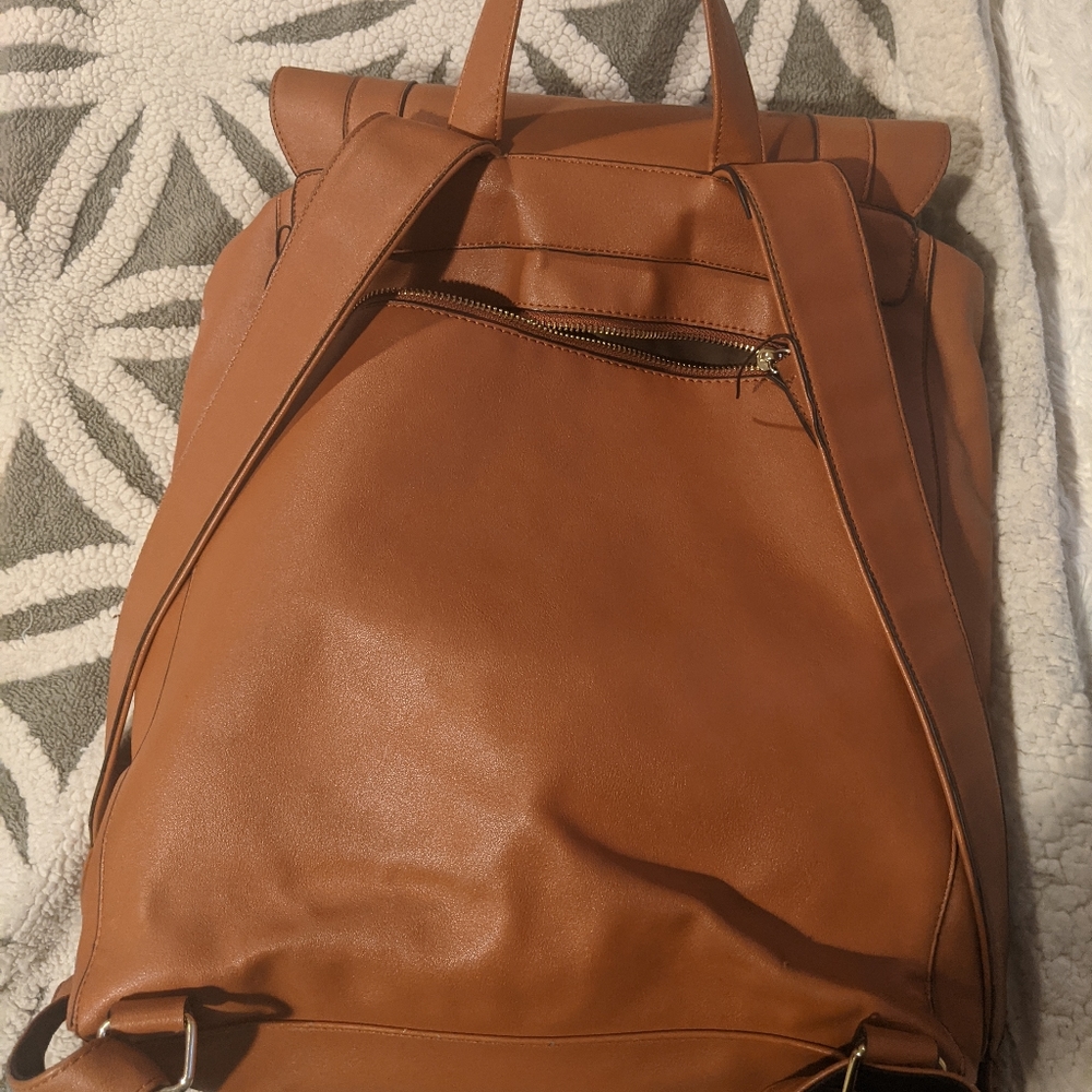 Backpack - Picture 3 of 3